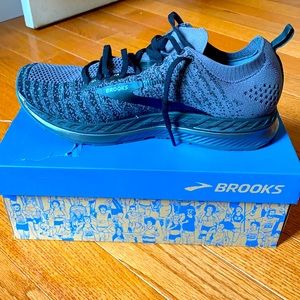 MENS BROOKS SNEAKERS